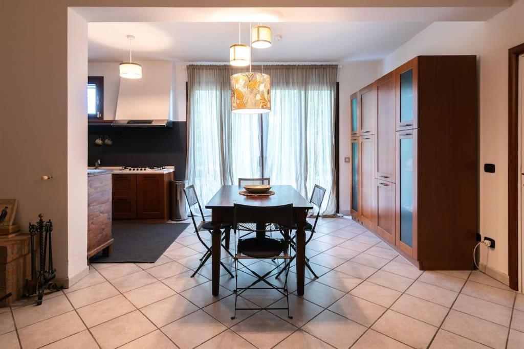 Casolara: Ospitalita Su Misura Apartment Castello di Serravalle Luaran gambar